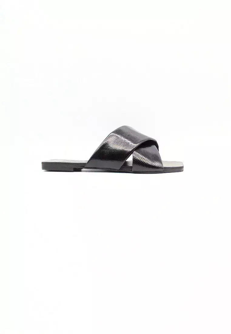 Discount on Lo'renza  shoes - SKU: Ysabel Flat Slides