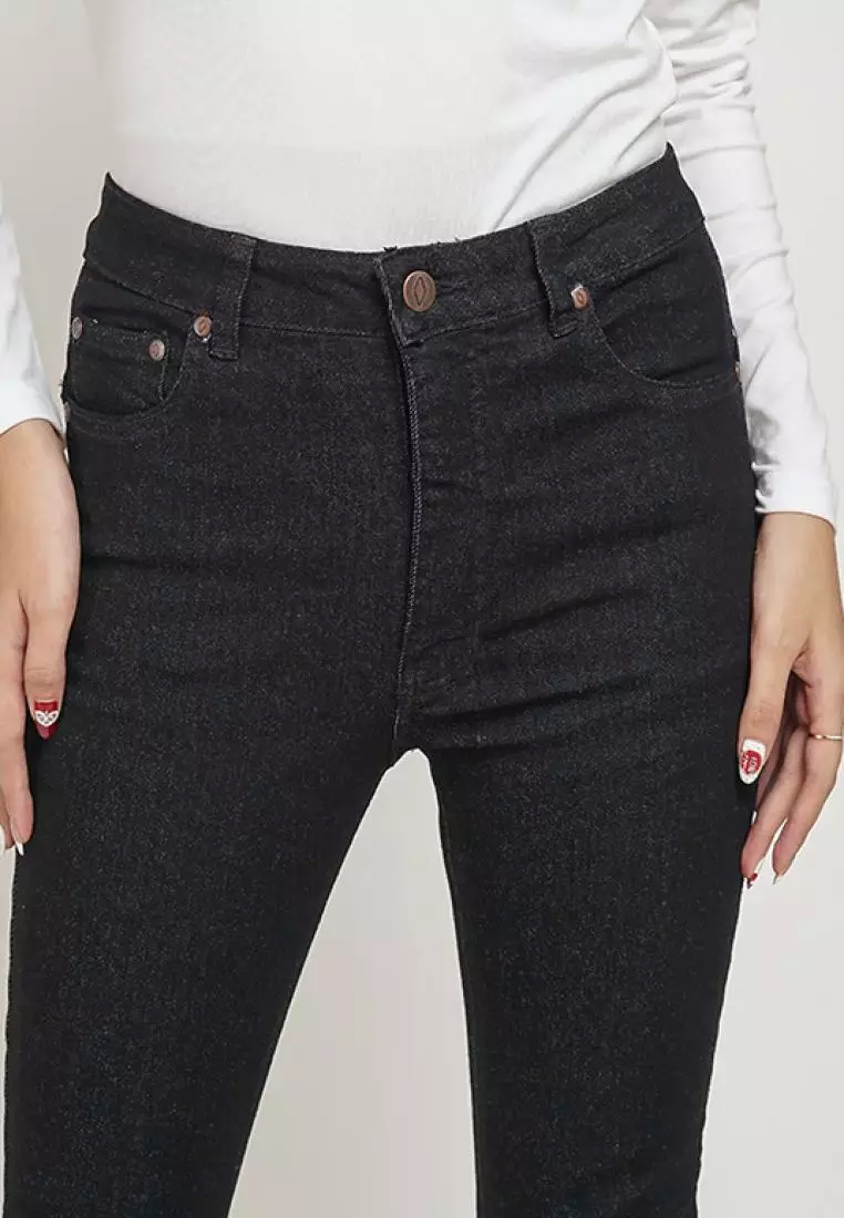 DUST Celana High Rise Bootcut Jeans Kalula Black Denim (D. 31301-BC)