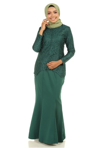 Melur Kurung With Curved Shape Hem from Ashura in Green