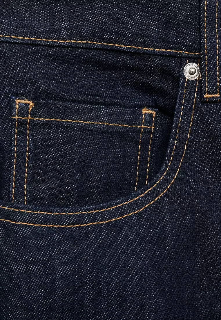 Low-Rise Wide-Leg Jeans