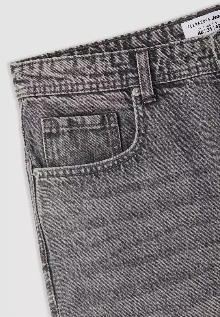 Men's Straight Cut Denim Shorts