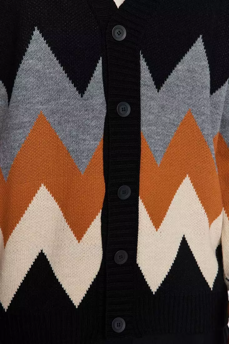 Plus Size Oversized Diamond Pattern Cardigan