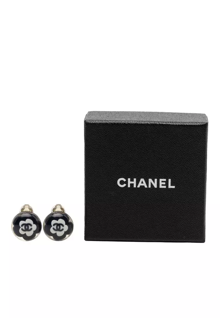 Pre-Loved Chanel Cc Resin Flower Clip On Earrings