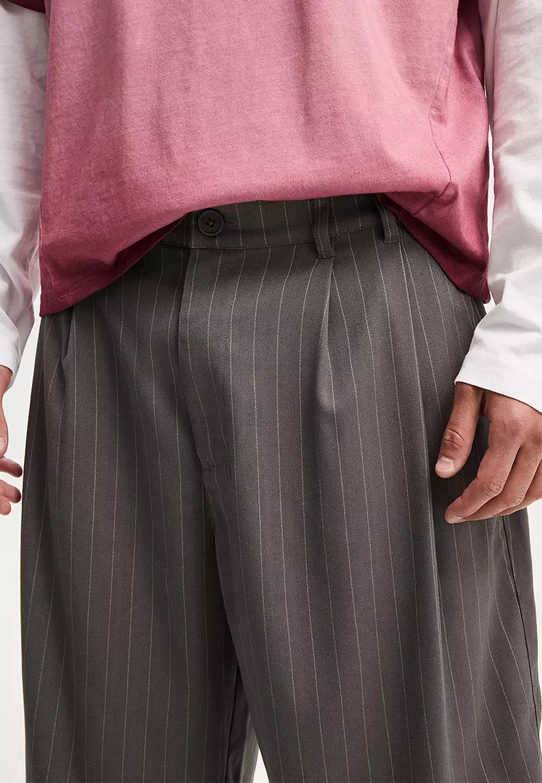 Super Baggy Pleated Shorts