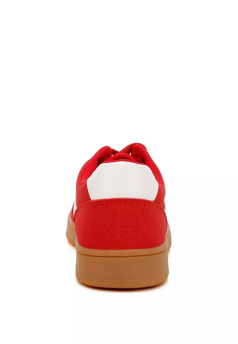 Sepatu Kets Chunky Patchwork yang Kontras dalam Warna Merah