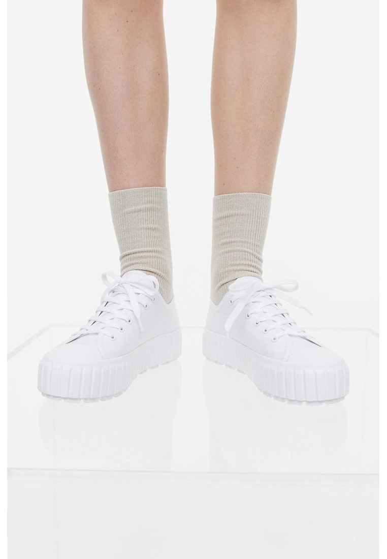 Chunky platform trainers