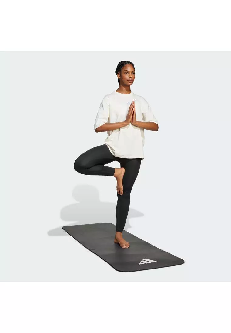 Training Yoga Stretch Body Mind Graphic T-Shirt