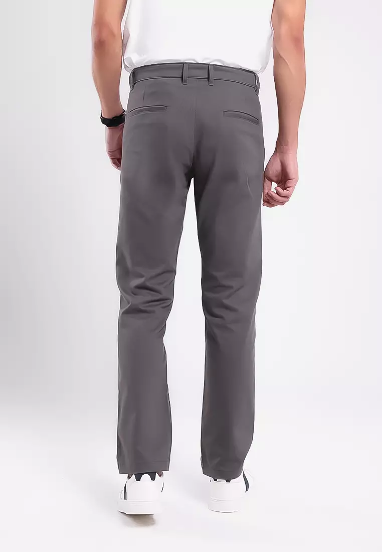 MANZONE - Celana Panjang Chinos Pria Turner 06 Reguler Fit - Dark Grey Warna Grey_Dark