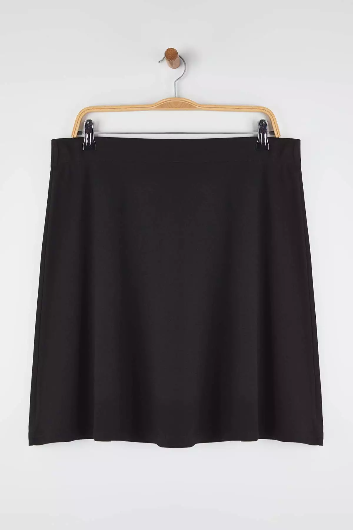 Black Short Knitted Plus Size Skirt