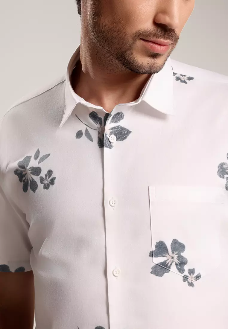 MOC - Kemeja Motif Lengan Pendek Pria Owen - White