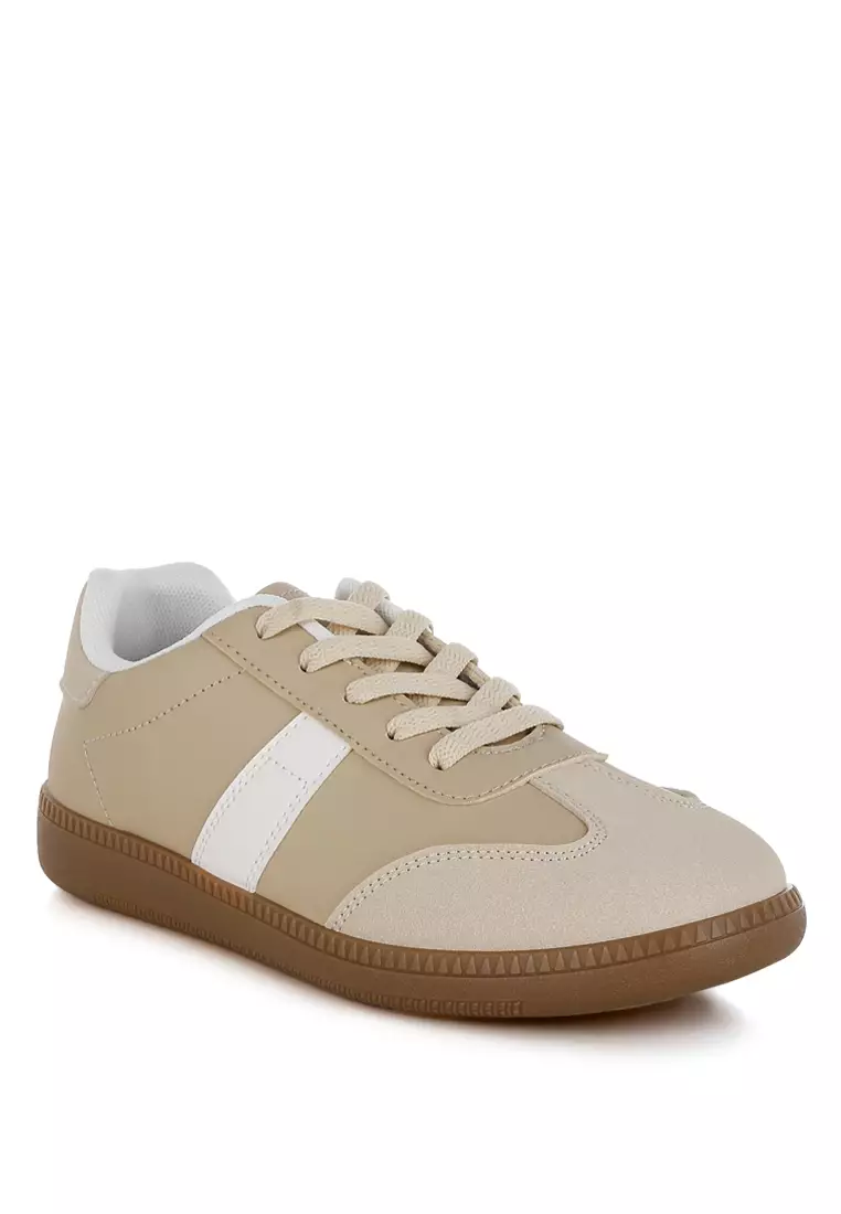 Classic Lace-Up Flatform Sneaker In Beige