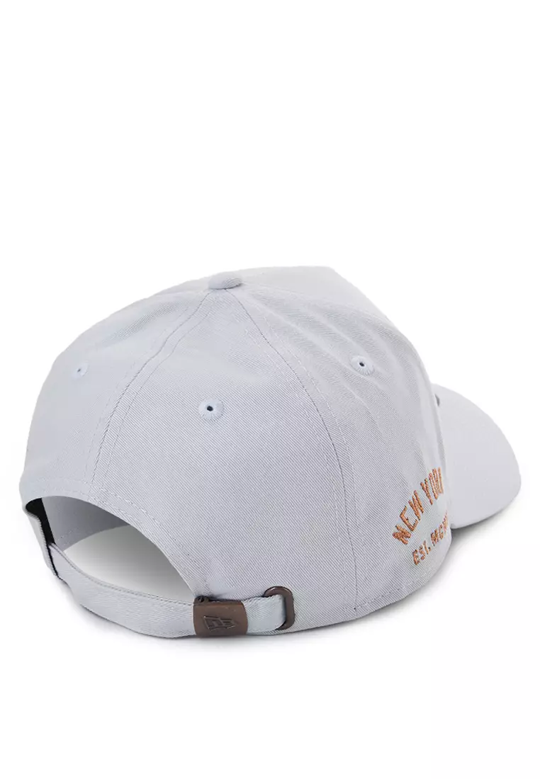 9Forty AF New York Yankees Metal Badge Bronze