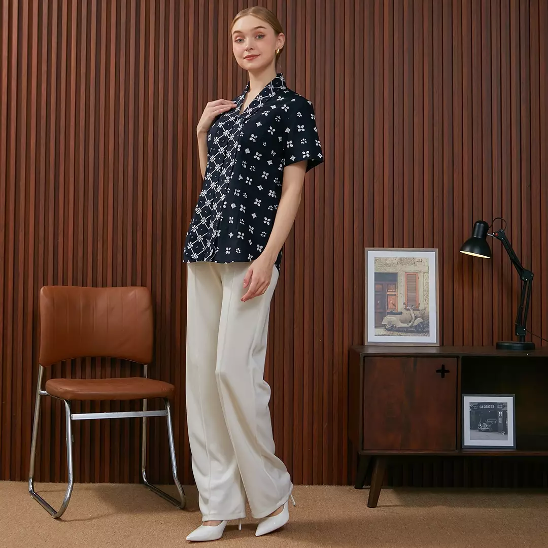 Nayara Atasan Kebaya Modern Kamelia Hitam