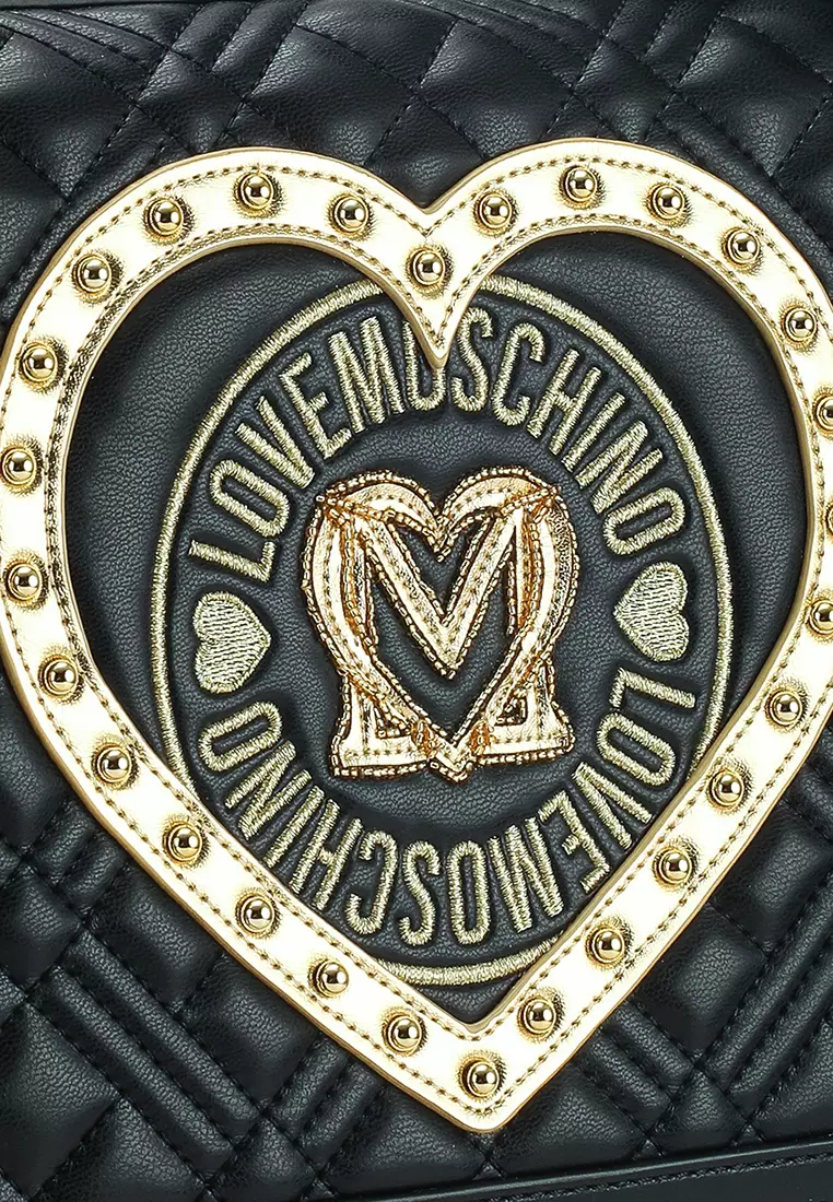 Love moschino quilted discount shoulder bag with badges