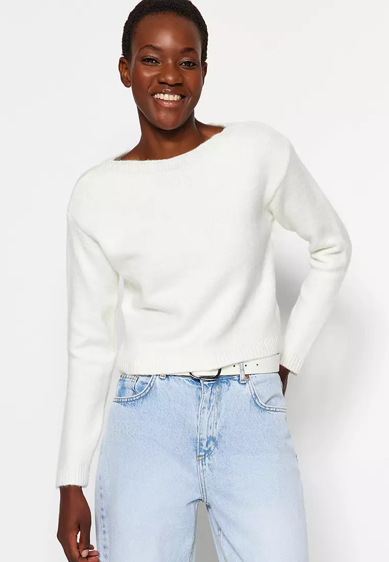 Pullover crop sweater top
