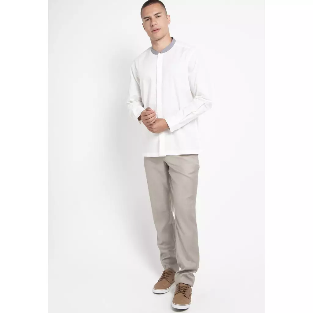 TRIPLE Kemeja Lengan Panjang Slim Fit (LS MC 418 WHT) - White