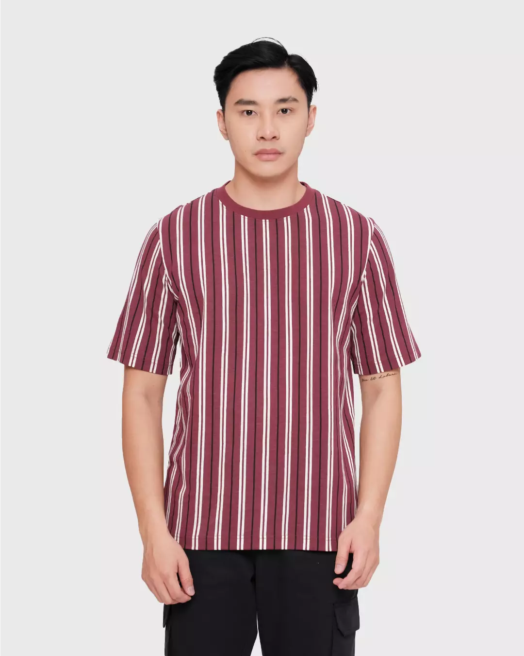 MOC Kaos Lengan Pendek Pria DERBY - MAROON - Size XXL