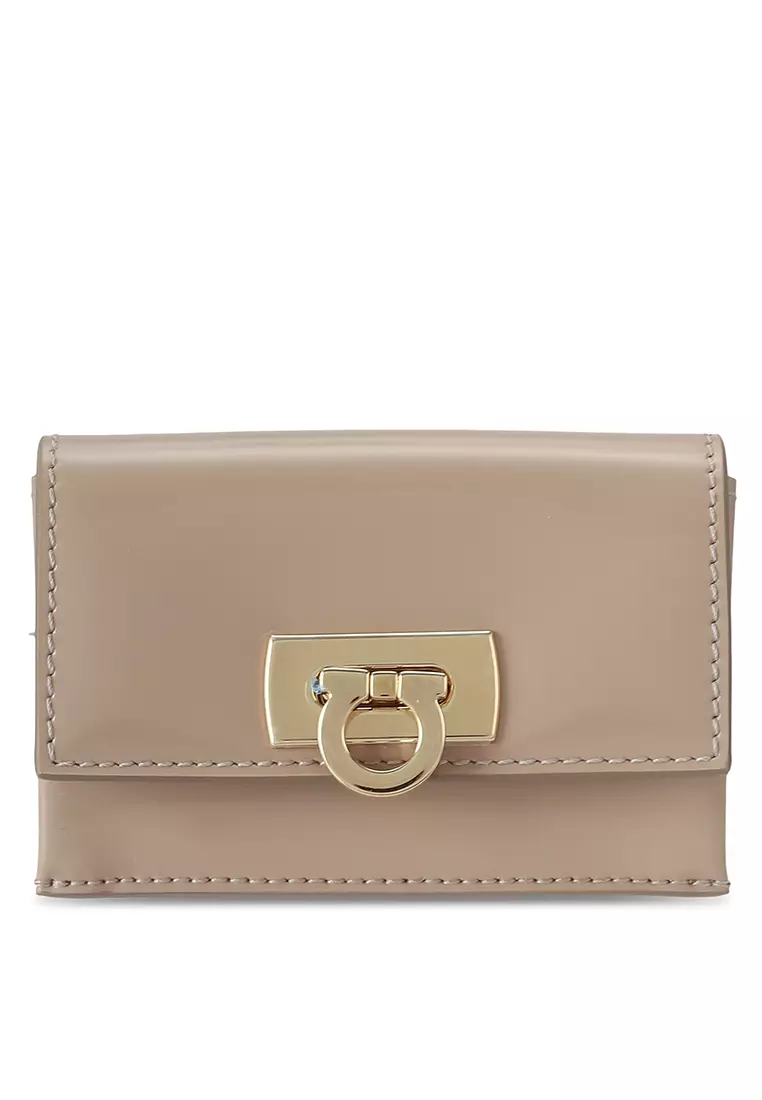 Salvatore ferragamo sale wallet price