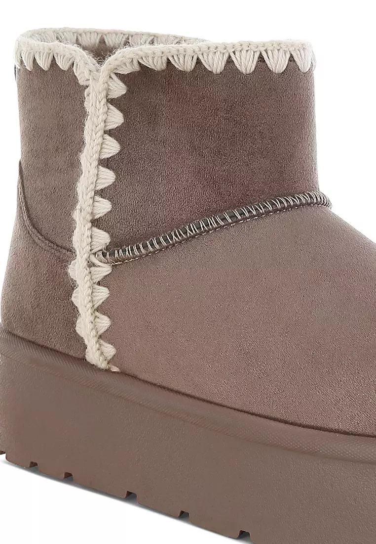 Scalloped Detail Snow Boots In Taupe