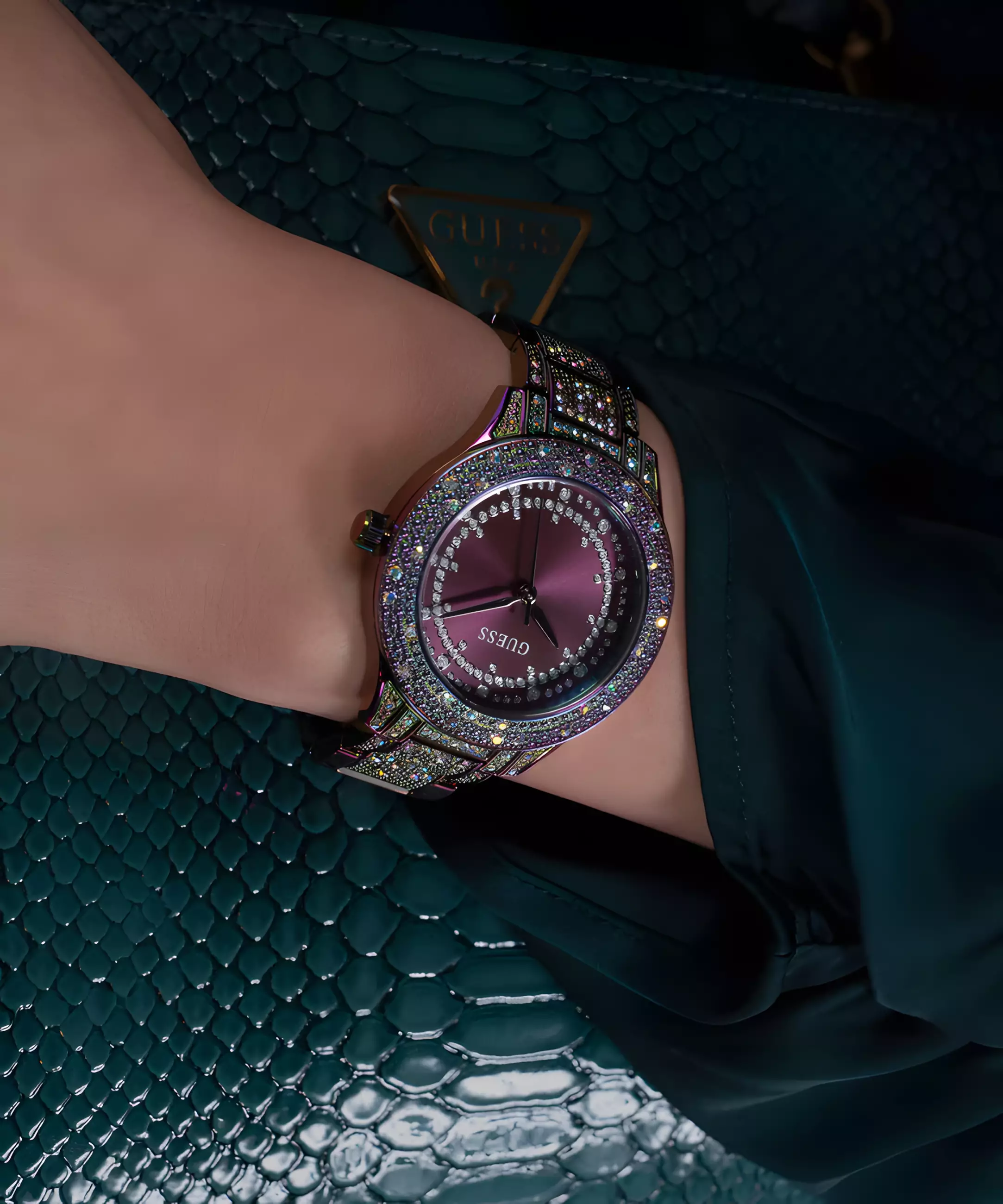 Guess Ladies Watch Iridescent Purple - Jam Tangan Analog Wanita - All Stainless Steel -  GW0746L3