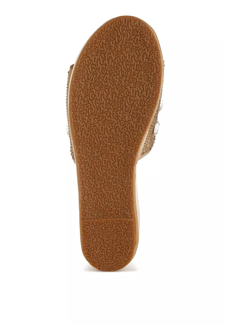 Sandal Platform Bertahtakan Berlian Imitasi dan Berlian Imitasi Warna Emas