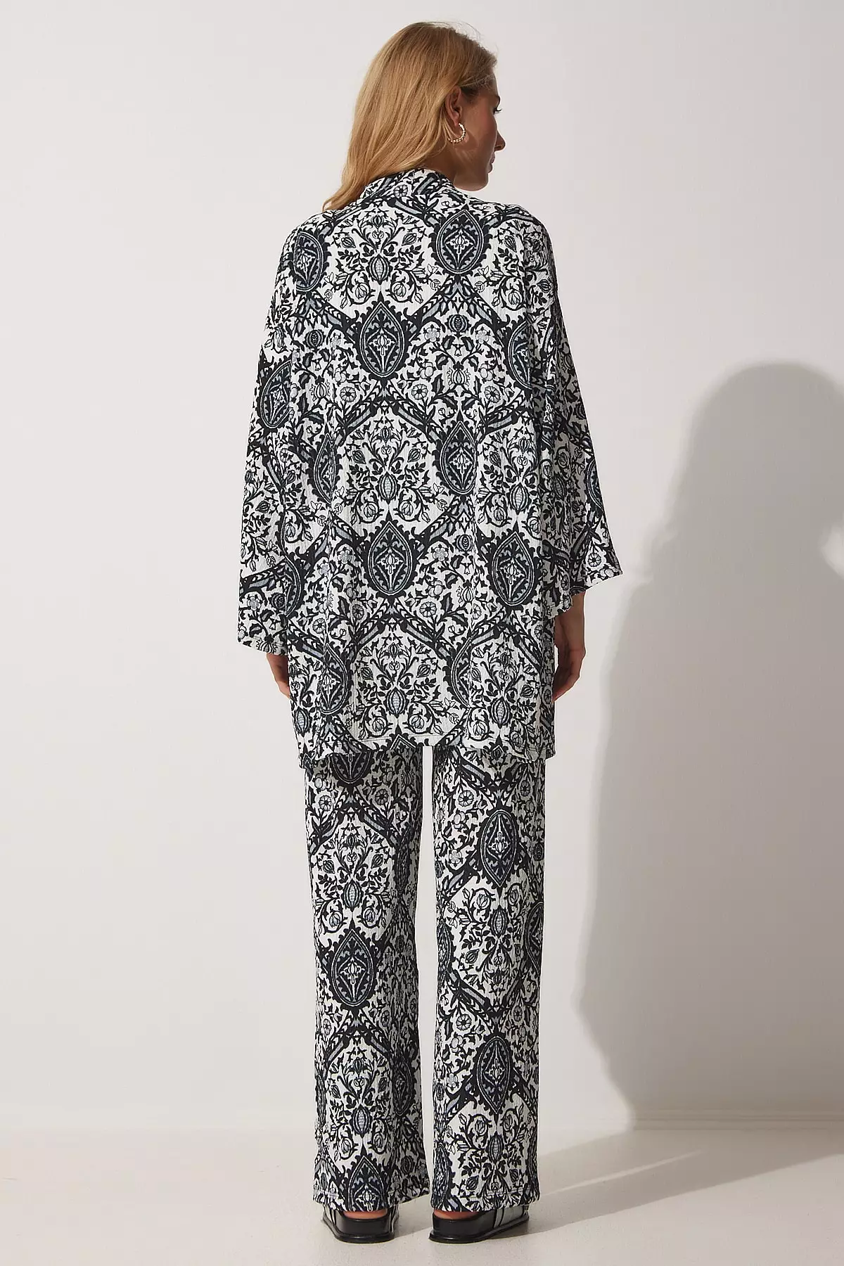 Patterned Summer Kimono With Pants and Knitted Suit