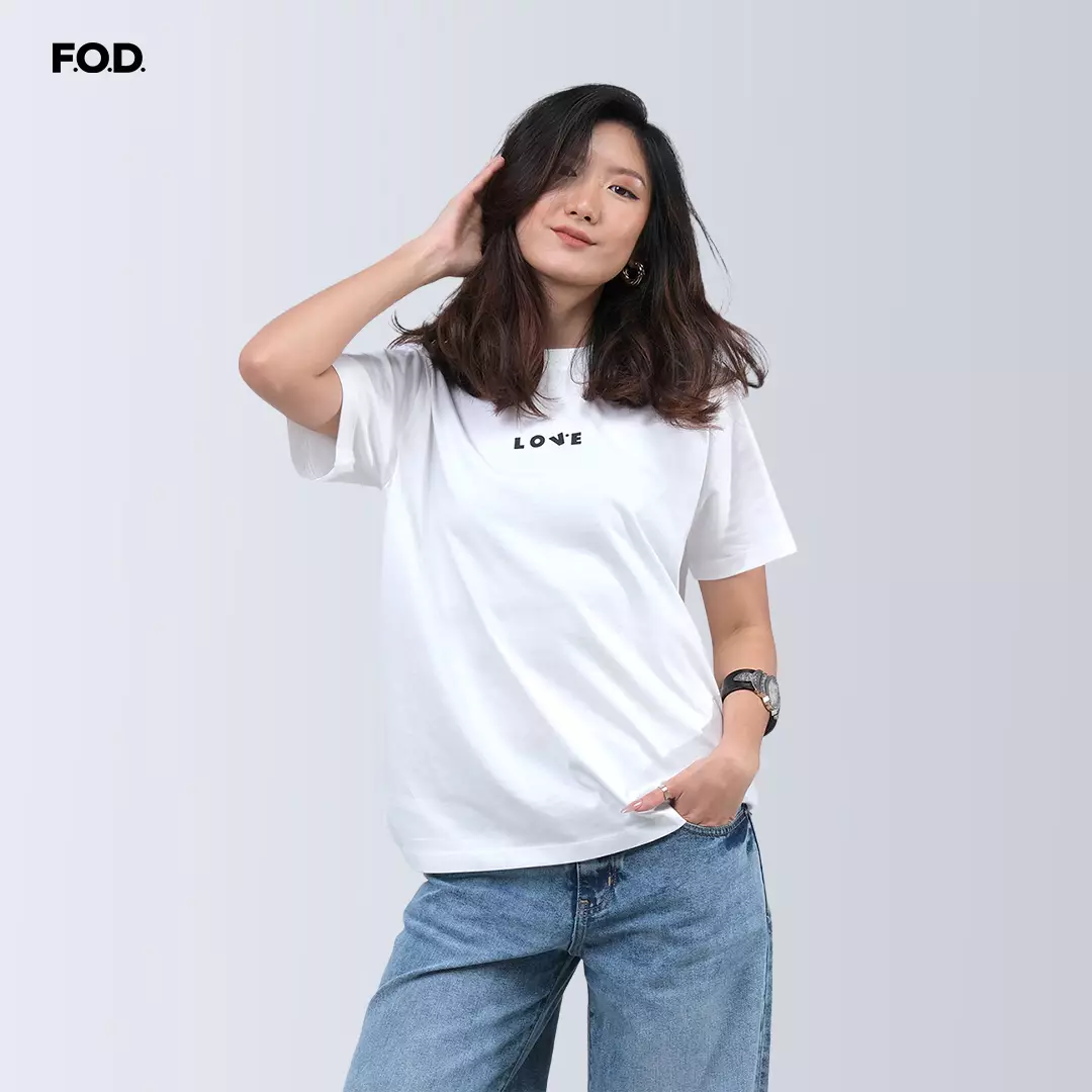 Kaos Wanita Love Offwhite