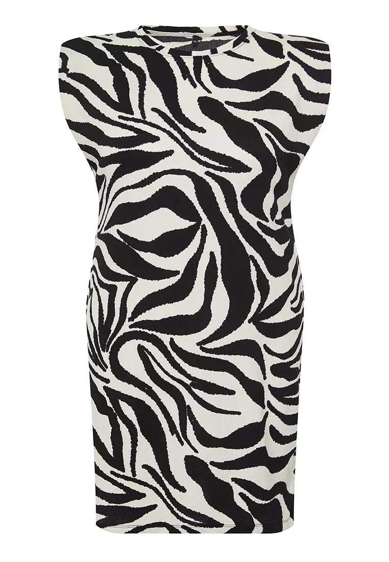 Plus Size Round Neck Mini Dress