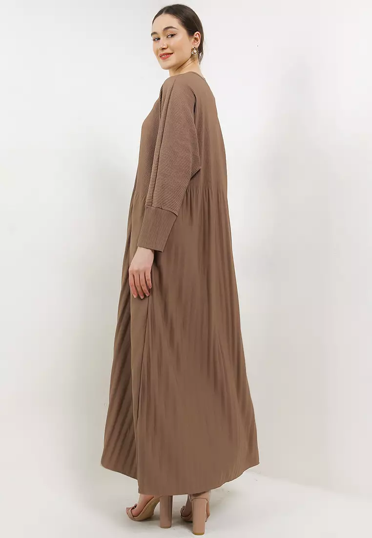 Dolman Sleeve Pleated Long Dress With Pearl Clover Pin