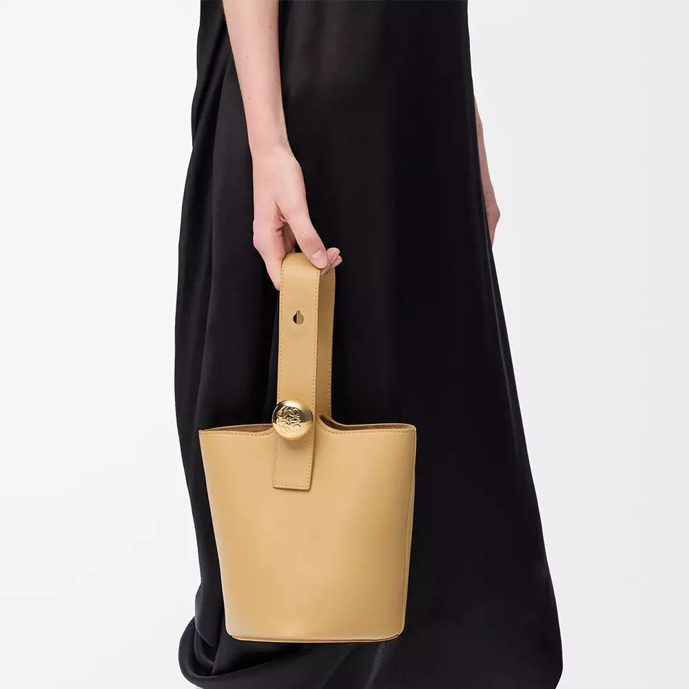 Mini Pebble Bucket Bag Mellow Calfskin Dark Butter