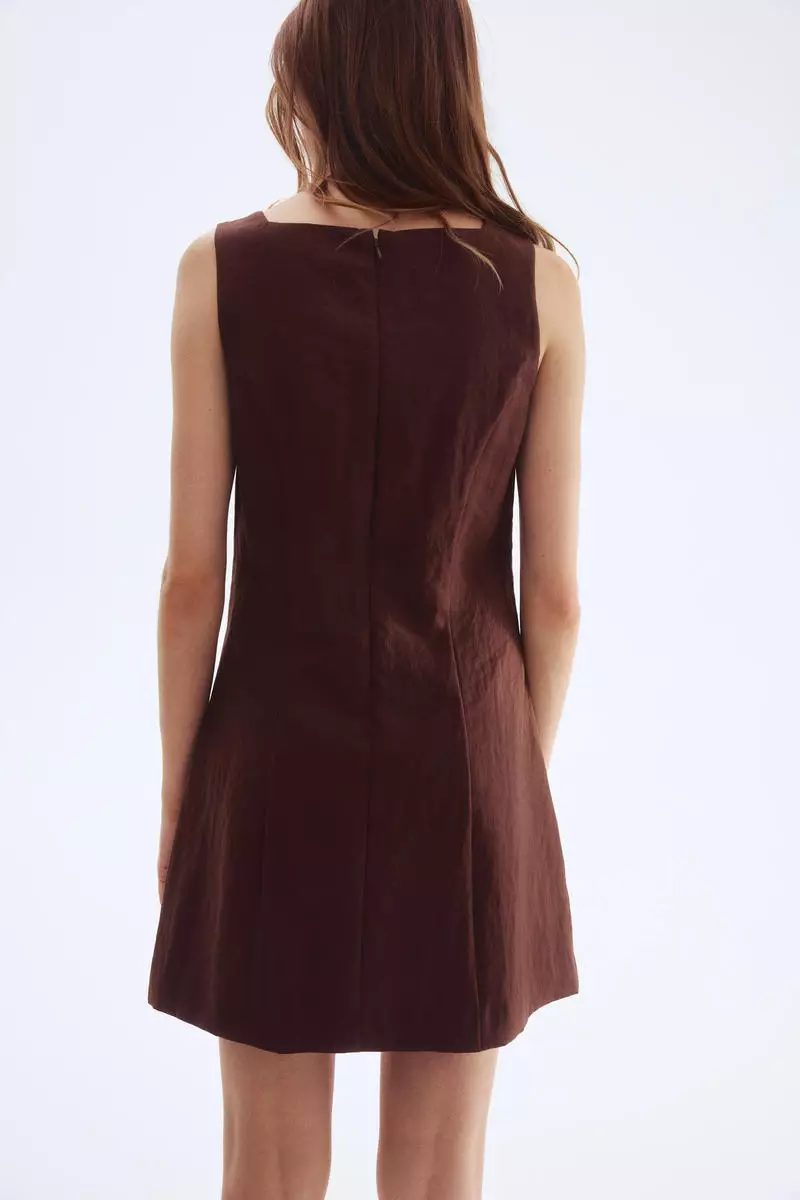 Square-neck twill dress