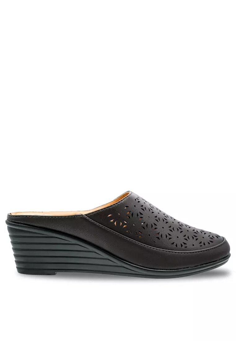 Discount on Louis Cuppers  shoes - SKU: Women Slip On Solid Tone Comfort Loafers