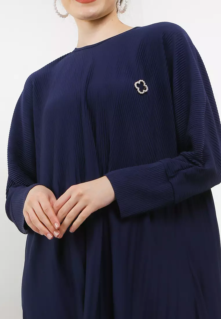 Dolman Sleeve Pleated Long Dress With Pearl Clover Pin
