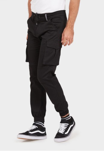 Jual Allends Maze Jogger Cargo Black Original Zalora Indonesia Berwarna dasar putih, celana jogger vercy ini dihiasi dengan motif etnik menyerupai batik moderen dengan perpaduan warna hitam. maze jogger cargo black