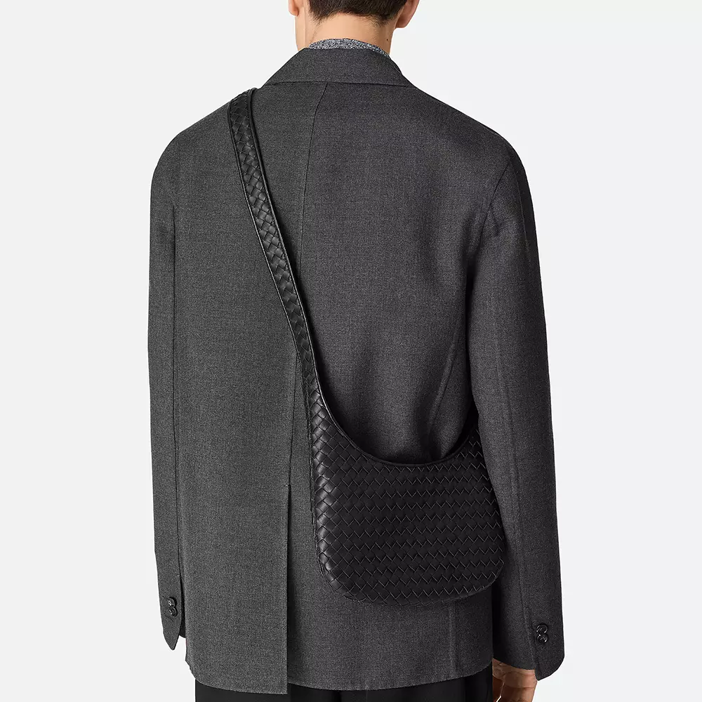 [4.4PRIL KEJUTAN HARGA] Intrecciato Small Veneto Crossbody Bag Black