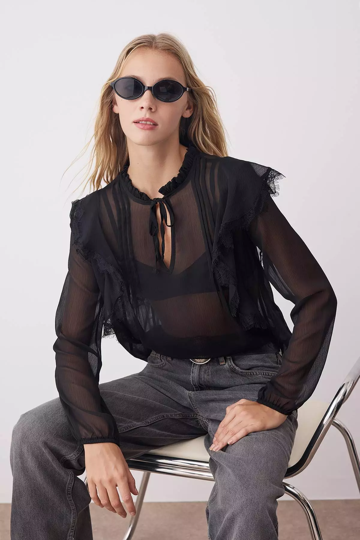 Black Chiffon Transparent Lace Detailed Woven Blouse Twoaw26Bz00182