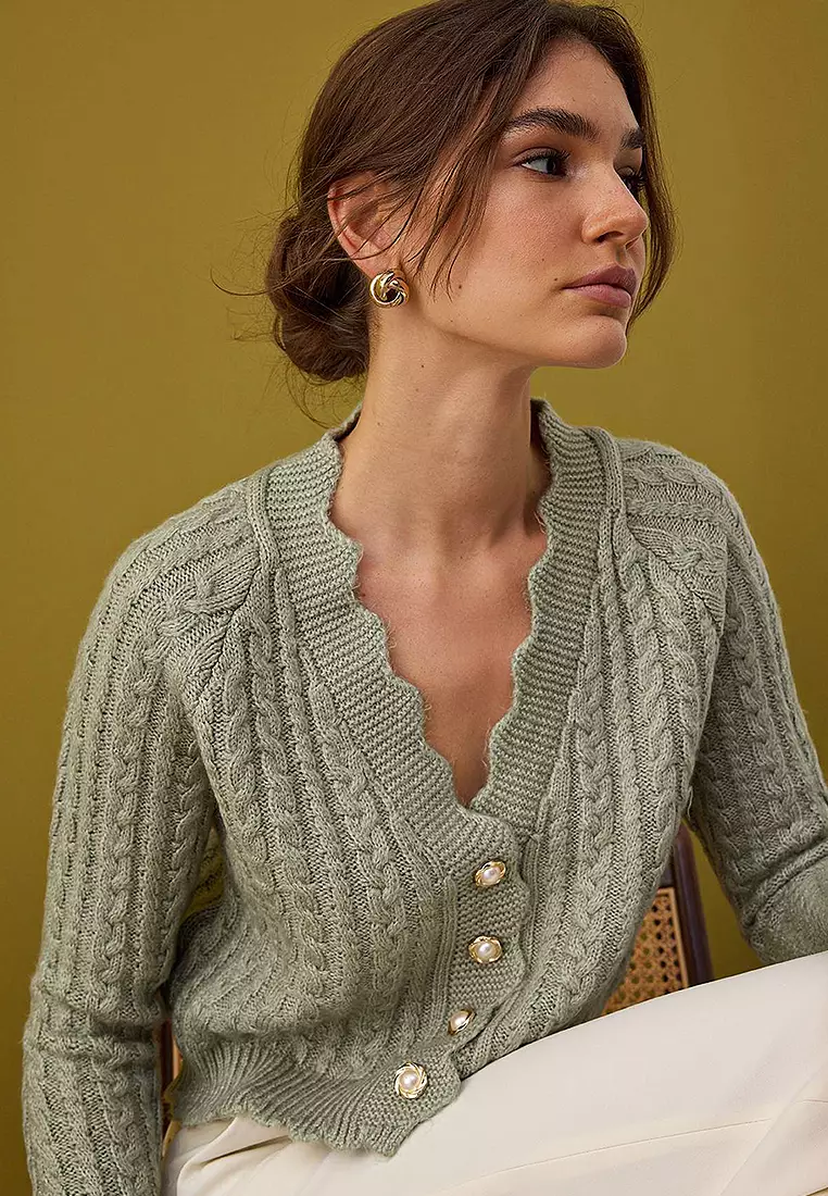 Soft Textured Pearl Button Detailed Crop Knitwear Cardigan