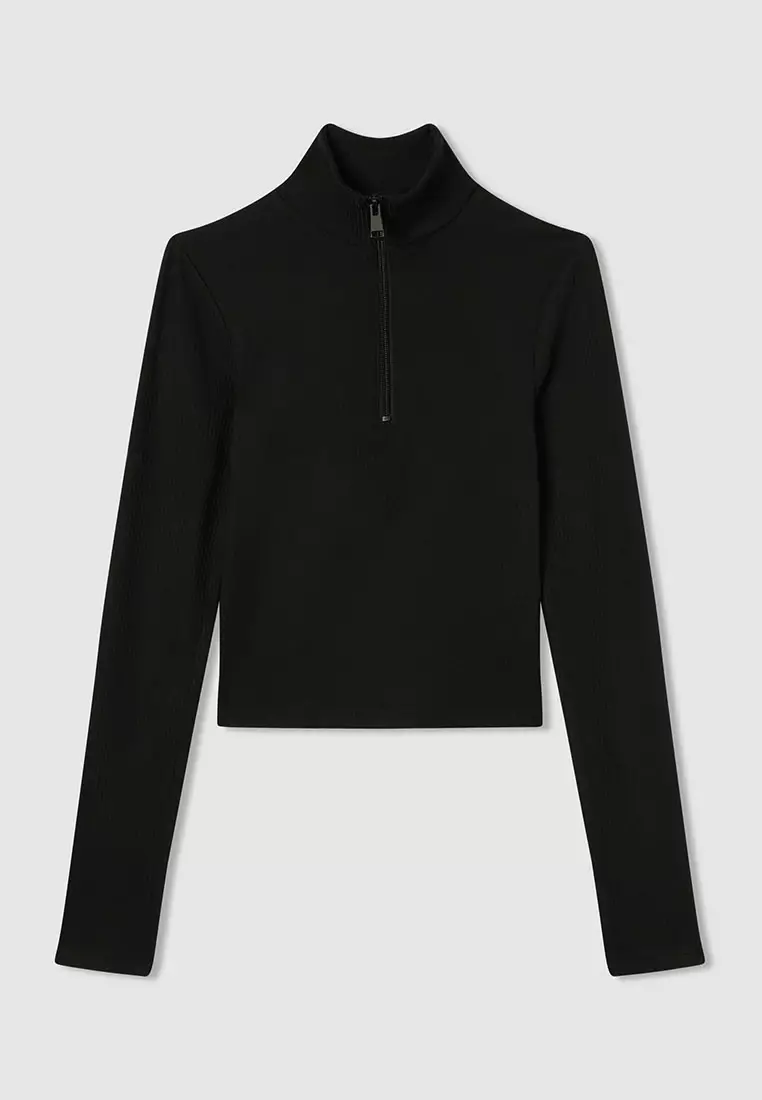 Woman Long-Sleeved T-Shirt