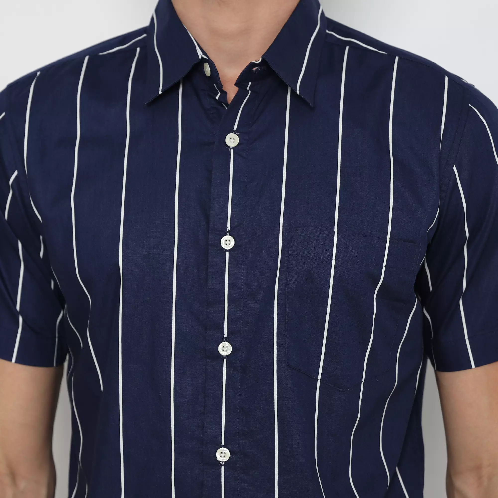 Platini Kemeja Motif Salur Pria Lengan Pendek Katun Navy 73424