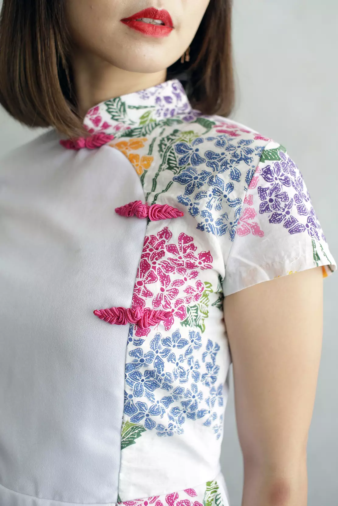 Asmiani Encim Putih Shoka Batik Top