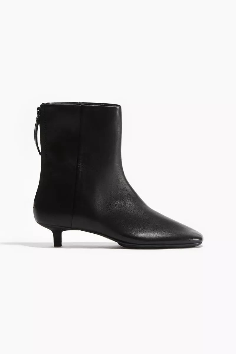 Heeled leather boots