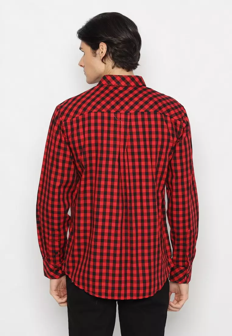POLICE Kemeja Kotak Cotton Kantong Dua Merah Regular Fit Lengan Panjang Pria