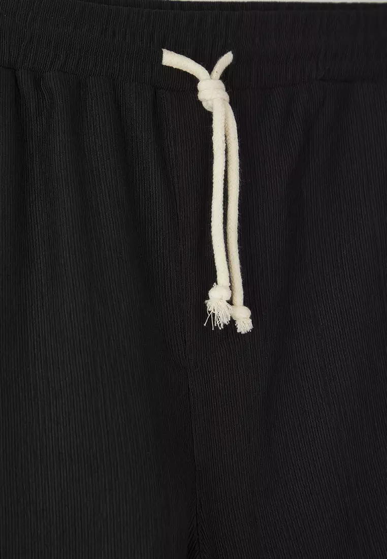 Black Regular Fit Flexible Knitted Textured Crepe Fabric Shorts & Bermudas TMNSS25SR00006