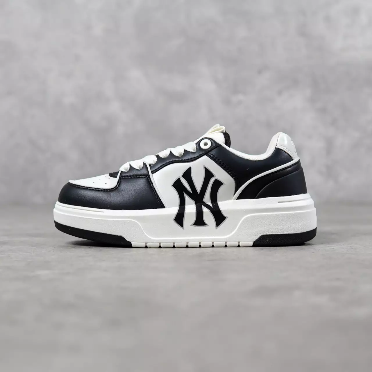 Sepatu MLB NY LINER BLACK IVORY WHITE SNEAKER 100% ORIGINAL