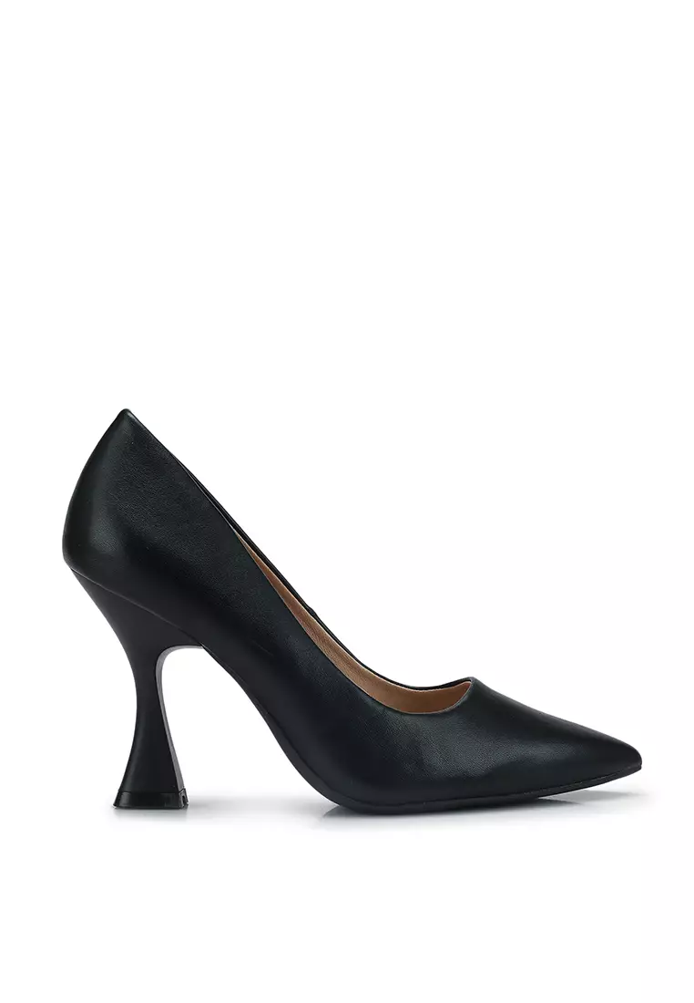 Discount on Betsy  shoes - SKU: Greta Pump Heels