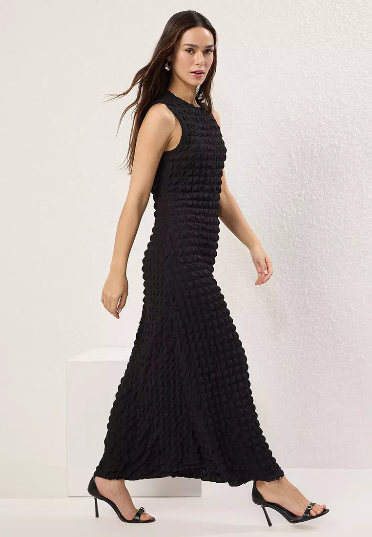 Black Plain Textured A Cut/Bell Shape Crew Neck Textured Maxi Dress Twoss24El00683