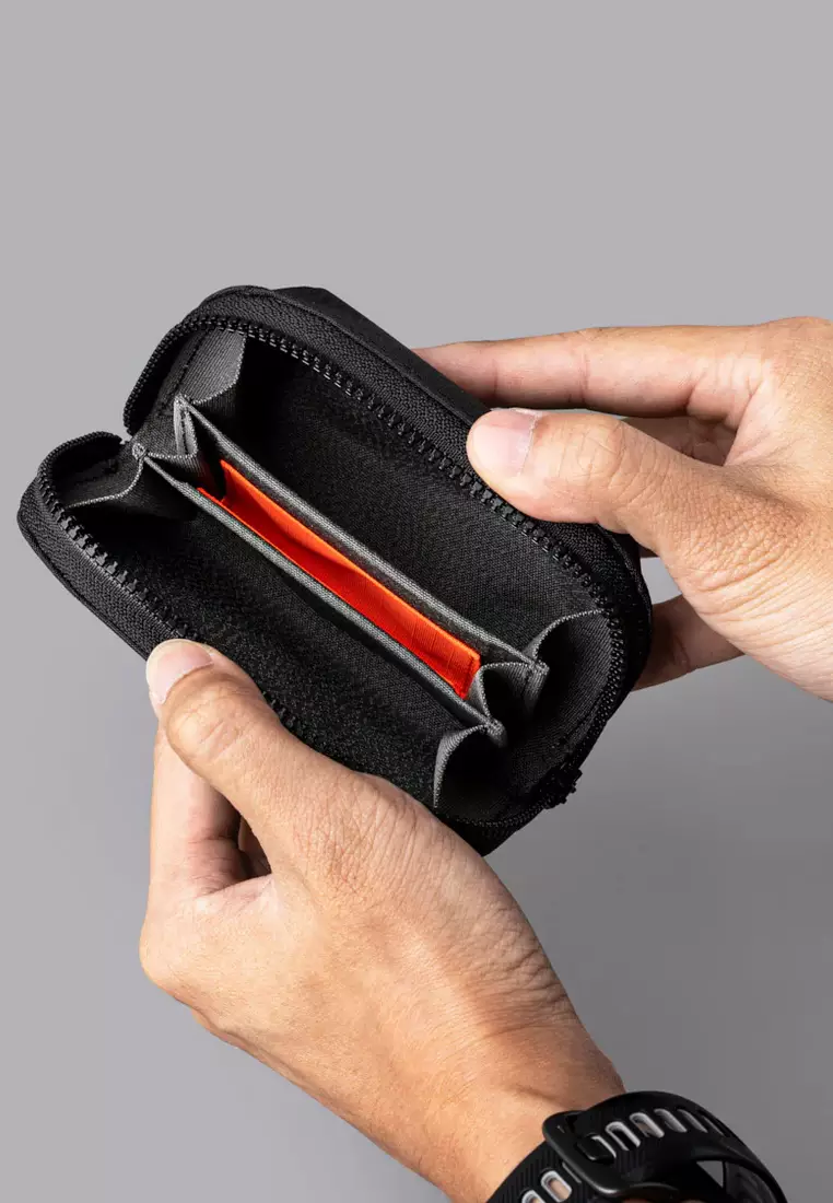 Alpaka Hub Zip Pocket - Axoflux  Black