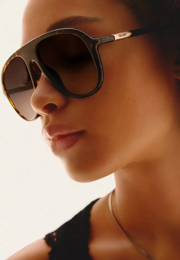 QUAY Chart Topper Sunglasses - Dark Tort/Brown