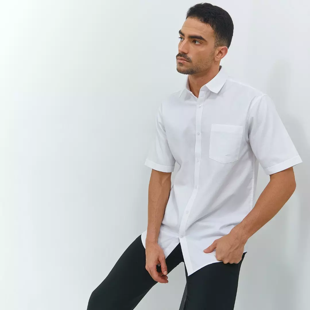 Jobb Westphal Kemeja Pria Lengan Pendek Regular Fit Putih Colour White