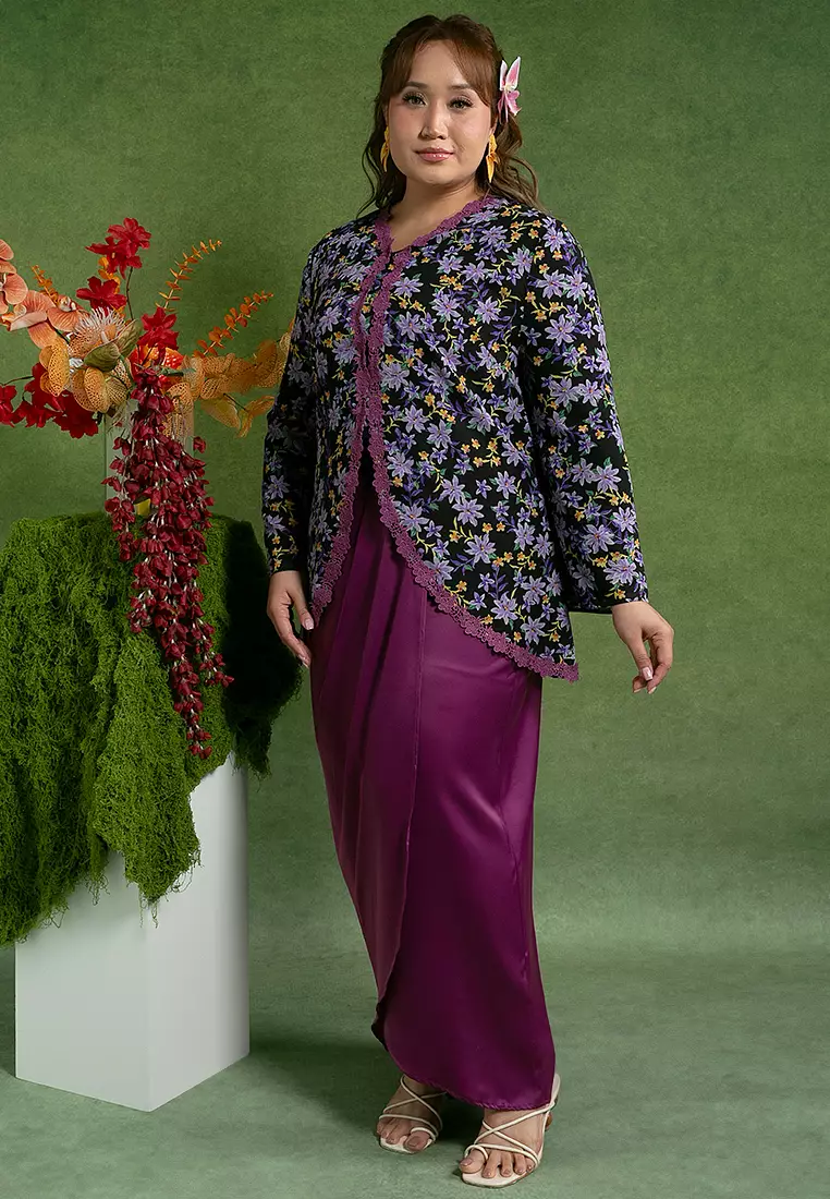 Naqiyah 加大碼 Kebaya 套裝